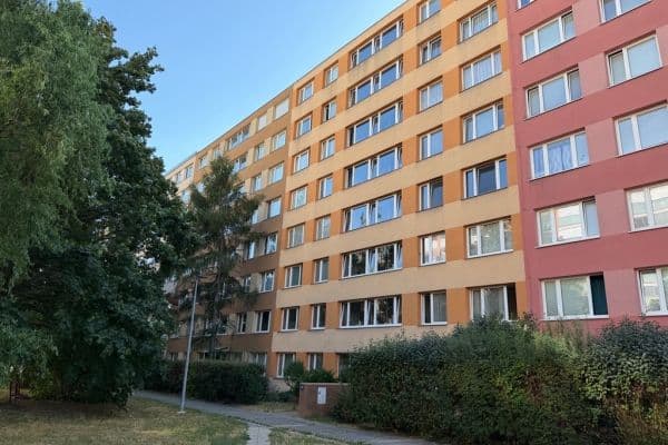 Prenájom bytu 3-izbový 54 m², Kaplická, Praha Prenájom bytu 3-izbový 54 m², Kaplická, Praha
