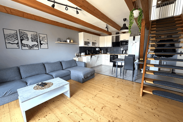Prenájom bytu 4-izbový 104 m², U Školky, Hořovice Prenájom bytu 4-izbový 104 m², U Školky, Hořovice