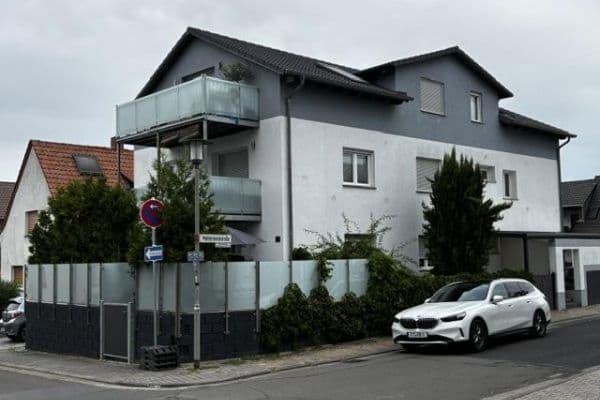 Prenájom bytu 3-izbový 100 m², Friedrich-Diffine-Str. 23, Kichheim Prenájom bytu 3-izbový 100 m², Friedrich-Diffine-Str. 23, Kichheim
