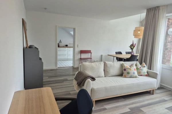 Prenájom bytu 2-izbový 38 m², Rheinbrohler Weg 26, Düsseldorf Prenájom bytu 2-izbový 38 m², Rheinbrohler Weg 26, Düsseldorf