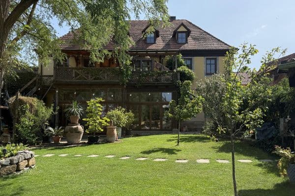 Prenájom bytu 3-izbový 120 m², Uehlfeld Prenájom bytu 3-izbový 120 m², Uehlfeld