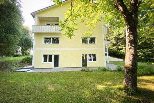 Predaj domu 530 m², pozemok 6.000 m², Winzer Predaj domu 530 m², pozemok 6.000 m², Winzer