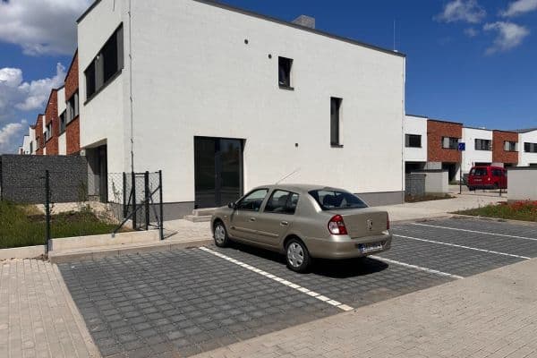 Prenájom nebytového priestoru 32 m², Hubačova, Praha Prenájom nebytového priestoru 32 m², Hubačova, Praha