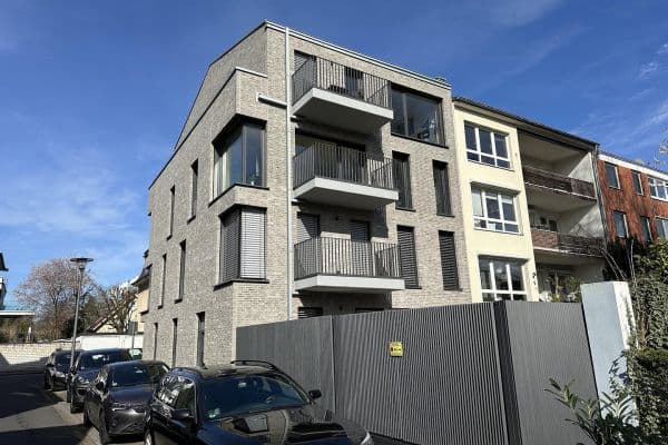 Predaj domu 315 m², pozemok 237 m², Köln, Severné Porýnie - Westfálsko Predaj domu 315 m², pozemok 237 m², Köln, Severné Porýnie - Westfálsko