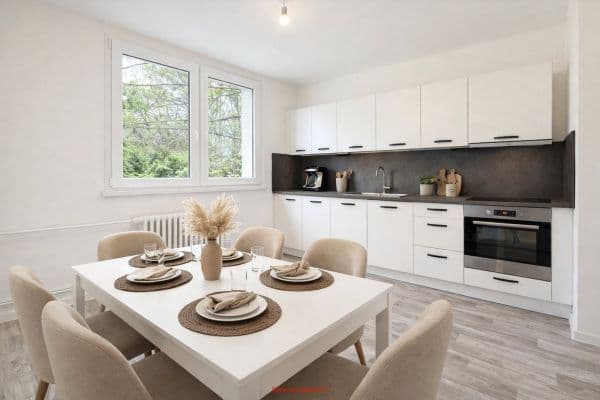 Prenájom bytu 3-izbový 74 m², Československé armády, Frýdek-Místek Prenájom bytu 3-izbový 74 m², Československé armády, Frýdek-Místek