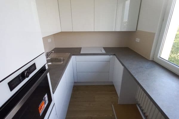 Prenájom bytu 3-izbový 63 m², Karafiátová, Olomouc, Olomoucký kraj Prenájom bytu 3-izbový 63 m², Karafiátová, Olomouc, Olomoucký kraj