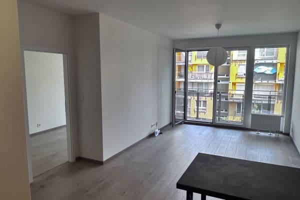 Prenájom bytu 2-izbový 53 m², Gerstelova, Praha Prenájom bytu 2-izbový 53 m², Gerstelova, Praha