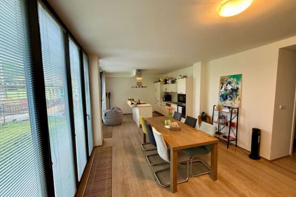 Prenájom bytu 3-izbový 97 m², Ke Slivenci, Praha Prenájom bytu 3-izbový 97 m², Ke Slivenci, Praha