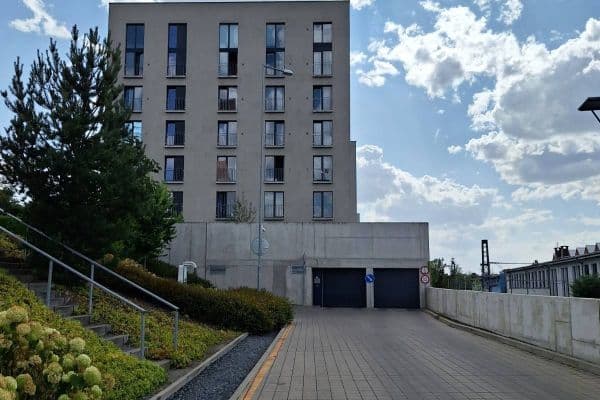 Prenájom garáže 12 m², Prenájom garáže 12 m²,