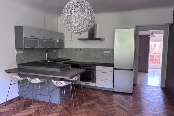 Prenájom bytu 2-izbový 52 m², Domažlická, Praha Prenájom bytu 2-izbový 52 m², Domažlická, Praha