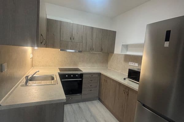 Prenájom bytu 2-izbový 59 m², Vrchlického, Poděbrady Prenájom bytu 2-izbový 59 m², Vrchlického, Poděbrady