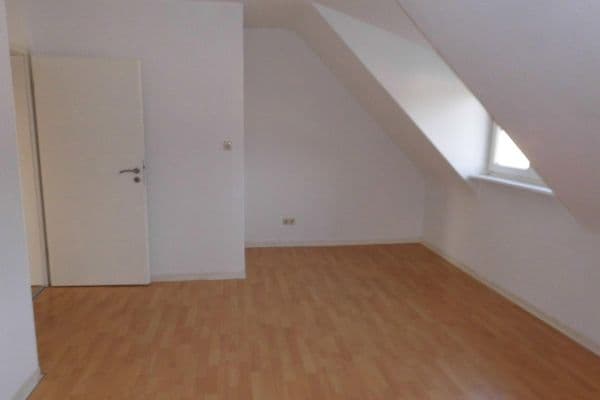 Prenájom bytu 2-izbový 45 m², Stuttgart Prenájom bytu 2-izbový 45 m², Stuttgart