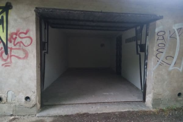 Prenájom garáže 20 m², Nad Kolčavkou, Praha Prenájom garáže 20 m², Nad Kolčavkou, Praha