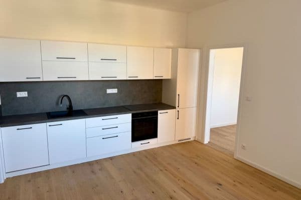 Prenájom bytu 2-izbový 55 m², Jeseniova, Praha Prenájom bytu 2-izbový 55 m², Jeseniova, Praha