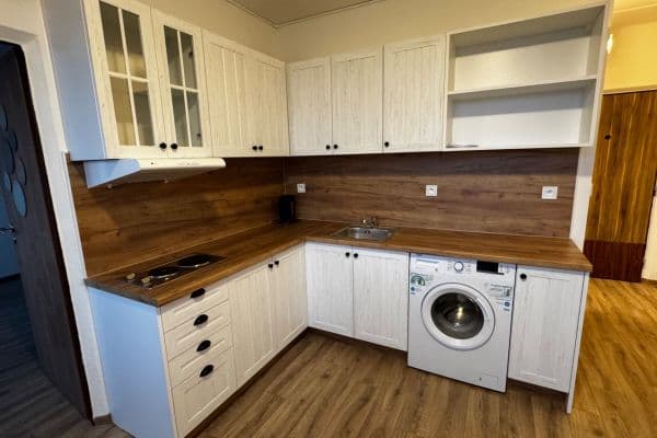Prenájom bytu 1-izbový 41 m², Sokolovská, Plzeň Prenájom bytu 1-izbový 41 m², Sokolovská, Plzeň
