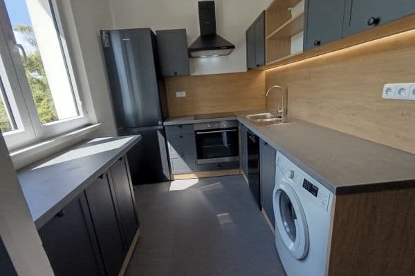 Prenájom bytu 2-izbový 54 m², Hněvotínská, Olomouc Prenájom bytu 2-izbový 54 m², Hněvotínská, Olomouc
