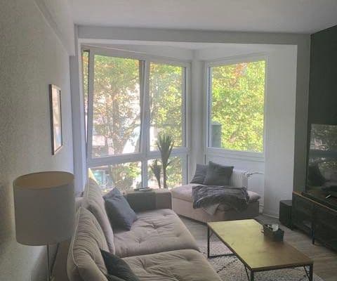 Prenájom bytu 3-izbový 80 m², Corneliusstrasse 15, Düsseldorf, Severné Porýnie - Westfálsko Prenájom bytu 3-izbový 80 m², Corneliusstrasse 15, Düsseldorf, Severné Porýnie - Westfálsko