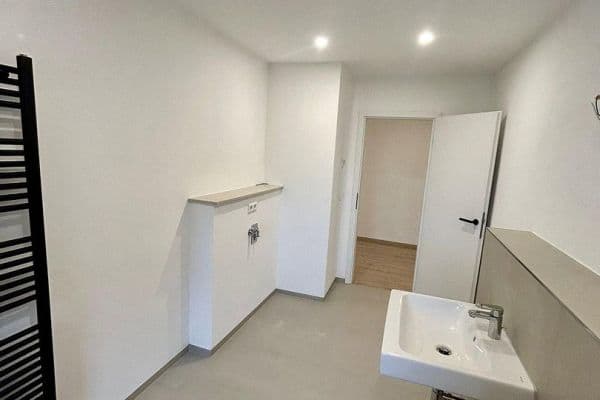 Prenájom bytu 3-izbový 84 m², Chemnitzer Str. 72, Meerane Prenájom bytu 3-izbový 84 m², Chemnitzer Str. 72, Meerane