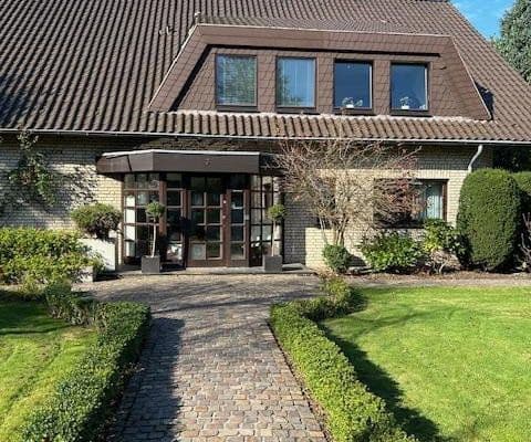 Prenájom bytu 2-izbový 85 m², Neuss Prenájom bytu 2-izbový 85 m², Neuss