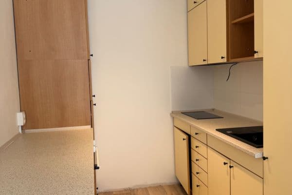 Prenájom bytu 2-izbový 63 m², Hráského, Praha Prenájom bytu 2-izbový 63 m², Hráského, Praha