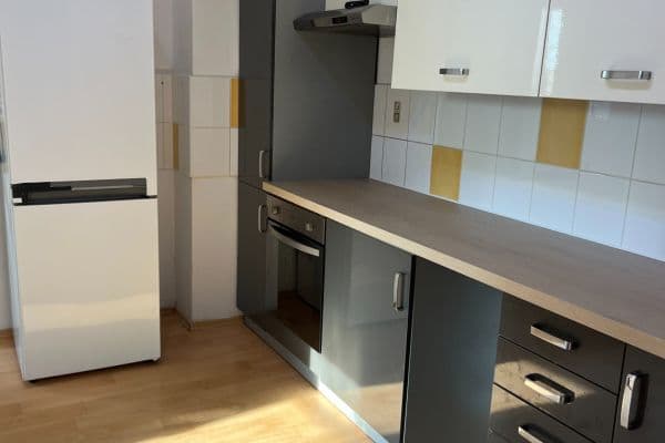 Prenájom bytu 2-izbový 50 m², Legionářů, Praha Prenájom bytu 2-izbový 50 m², Legionářů, Praha