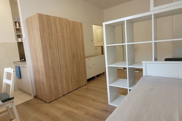 Prenájom bytu Garsoniéra 23 m², Herlianska, Ružinov Prenájom bytu Garsoniéra 23 m², Herlianska, Ružinov