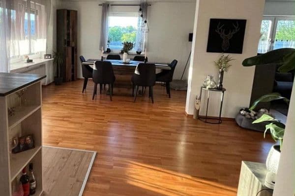 Prenájom bytu 2-izbový 92 m², Lindenweg 11, Leinfelden-Echterdingen Prenájom bytu 2-izbový 92 m², Lindenweg 11, Leinfelden-Echterdingen