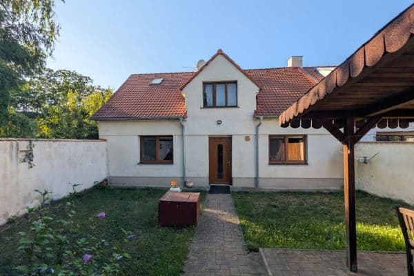 Prenájom domu 100 m², pozemok 247 m², V Poustkách, Mratín Prenájom domu 100 m², pozemok 247 m², V Poustkách, Mratín