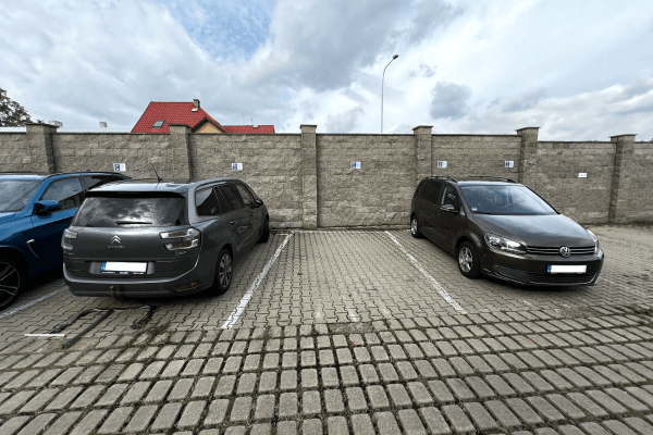 Prenájom garáže 15 m², Unhošťská, Hostivice Prenájom garáže 15 m², Unhošťská, Hostivice