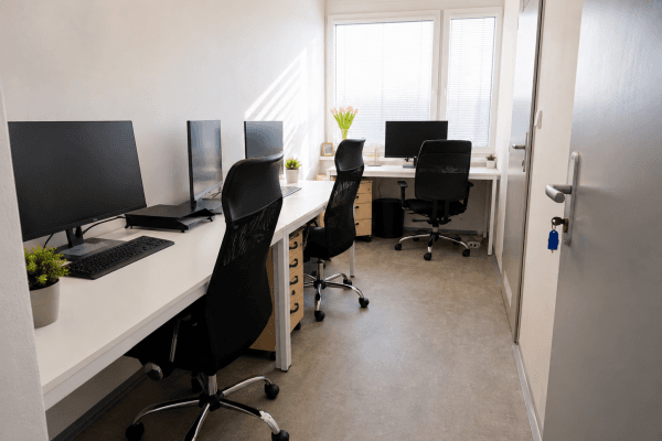 Prenájom kancelárie 16 m², Hráského, Praha Prenájom kancelárie 16 m², Hráského, Praha