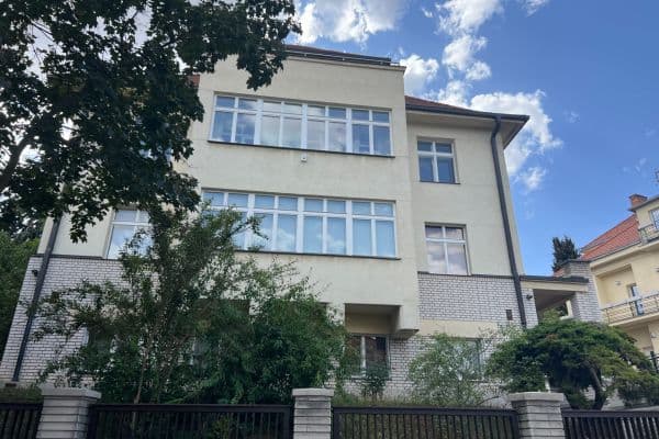 Prenájom bytu 5-izbový 150 m², Šárecká, Praha Prenájom bytu 5-izbový 150 m², Šárecká, Praha