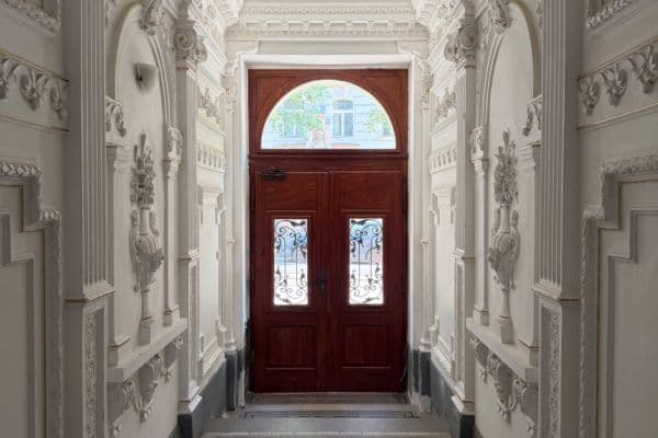Prenájom bytu 3-izbový 157 m², Korunní, Praha Prenájom bytu 3-izbový 157 m², Korunní, Praha