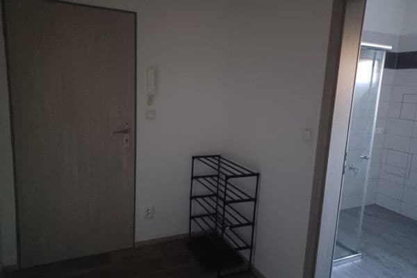 Prenájom bytu 2-izbový 70 m², Lovčičky Prenájom bytu 2-izbový 70 m², Lovčičky