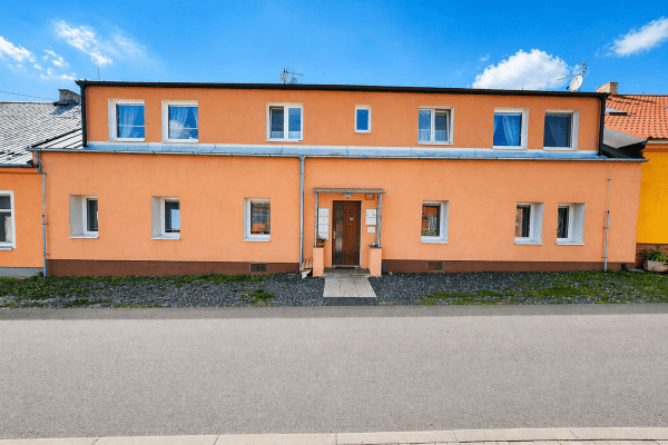 Prenájom bytu 3-izbový 56 m², Tlučenská kolonie, Tlučná Prenájom bytu 3-izbový 56 m², Tlučenská kolonie, Tlučná