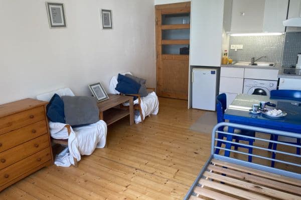 Prenájom bytu 1-izbový 18 m², Sarajevská, Praha Prenájom bytu 1-izbový 18 m², Sarajevská, Praha