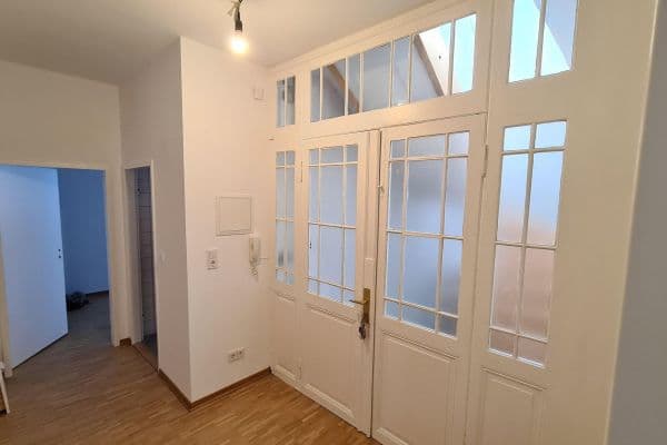 Prenájom bytu 2-izbový 60 m², Wurmbachstraße 6, Frankfurt, Hesensko Prenájom bytu 2-izbový 60 m², Wurmbachstraße 6, Frankfurt, Hesensko