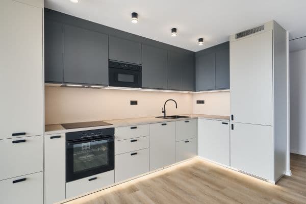 Predaj bytu 4-izbový 78 m², Hlavní, Praha Predaj bytu 4-izbový 78 m², Hlavní, Praha