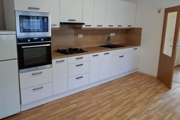 Prenájom bytu 2-izbový 42 m², Střední, Praha Prenájom bytu 2-izbový 42 m², Střední, Praha
