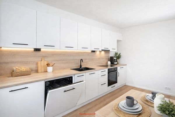 Prenájom bytu 4-izbový 84 m², Dvořákova, Havířov-Město Prenájom bytu 4-izbový 84 m², Dvořákova, Havířov-Město