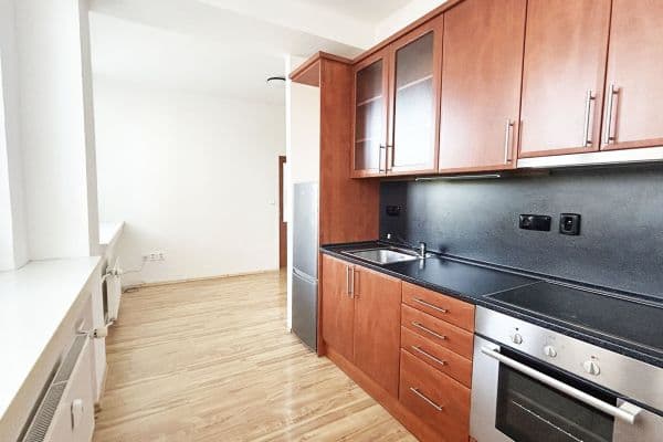 Prenájom bytu 3-izbový 42 m², Moskevská, Kladno Prenájom bytu 3-izbový 42 m², Moskevská, Kladno