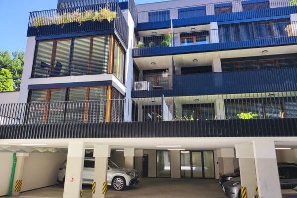 Prenájom bytu 2-izbový 74 m², Bělohorská, Praha Prenájom bytu 2-izbový 74 m², Bělohorská, Praha