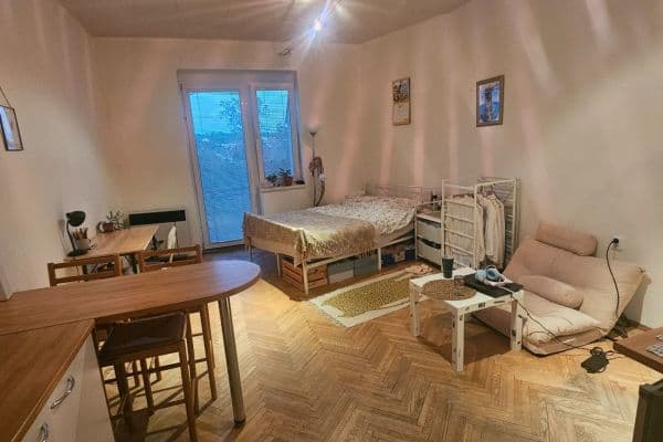 Prenájom bytu Garsoniéra 31 m², Prosecká, Praha Prenájom bytu Garsoniéra 31 m², Prosecká, Praha