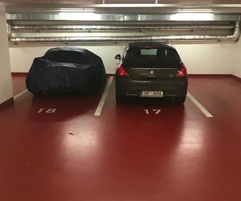 Prenájom garáže 15 m², Pelušková, Praha Prenájom garáže 15 m², Pelušková, Praha