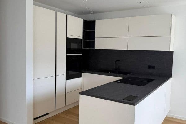Prenájom bytu 3-izbový 82 m², Binswanger Straße 4, Neckarsulm, Bádensko-Wurttembersko Prenájom bytu 3-izbový 82 m², Binswanger Straße 4, Neckarsulm, Bádensko-Wurttembersko