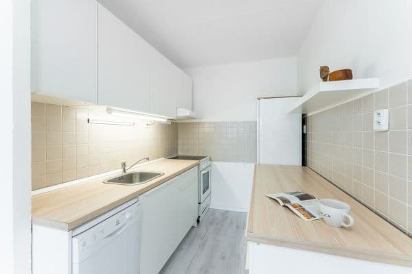Prenájom bytu 2-izbový 43 m², K Rovinám, Praha Prenájom bytu 2-izbový 43 m², K Rovinám, Praha