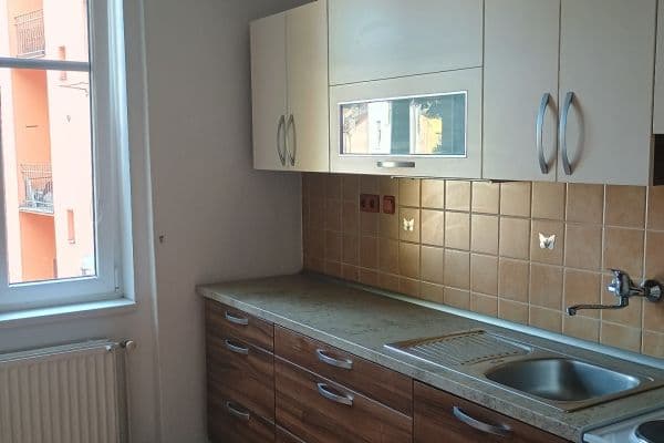 Prenájom bytu 2-izbový 65 m², U Nemocnice, Ústí nad Labem Prenájom bytu 2-izbový 65 m², U Nemocnice, Ústí nad Labem