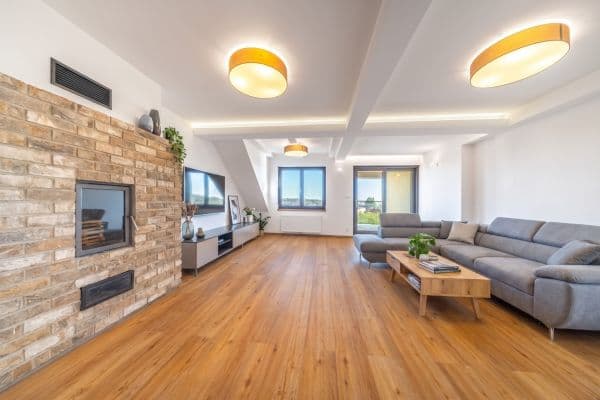 Prenájom bytu 3-izbový 144 m², 5. května, Praha Prenájom bytu 3-izbový 144 m², 5. května, Praha