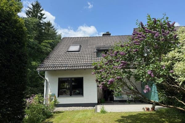 Predaj domu 146 m², pozemok 332 m², Oberreifenberg im Taunus Predaj domu 146 m², pozemok 332 m², Oberreifenberg im Taunus