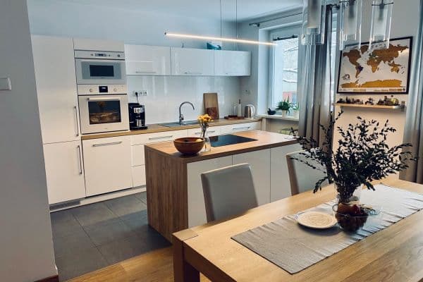 Prenájom bytu 3-izbový 77 m², Na Aleji, Frýdek-Místek Prenájom bytu 3-izbový 77 m², Na Aleji, Frýdek-Místek