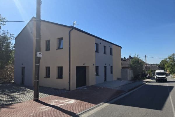 Prenájom bytu 3-izbový 60 m², Šternberská, Divišov Prenájom bytu 3-izbový 60 m², Šternberská, Divišov